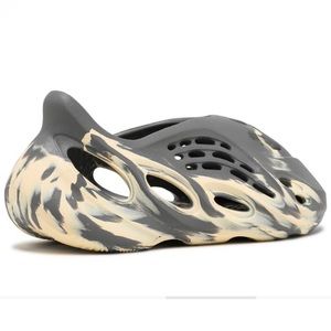 Yeezy Foam Runners in “MXT Moon Grey”